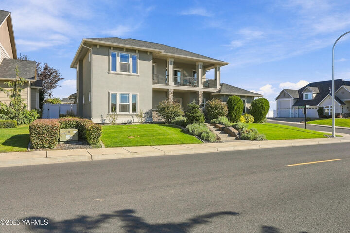 Property Photo: 2012 S 87th Ave WA 98903