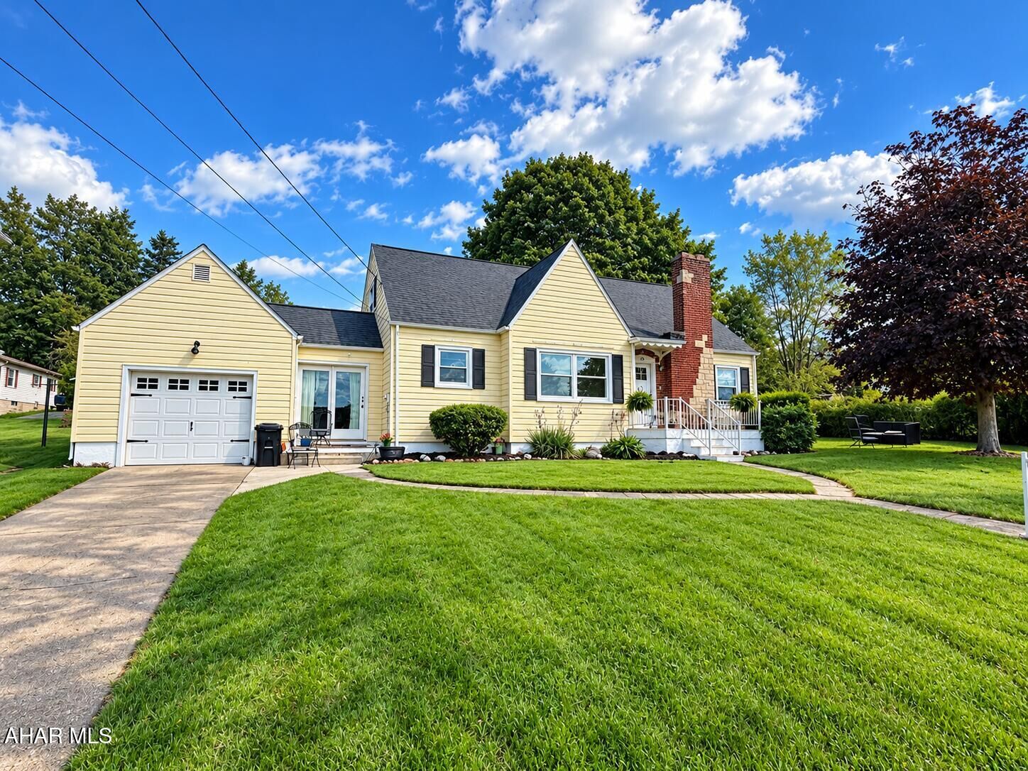 Property Photo:  819 Grant Street  PA 15946 