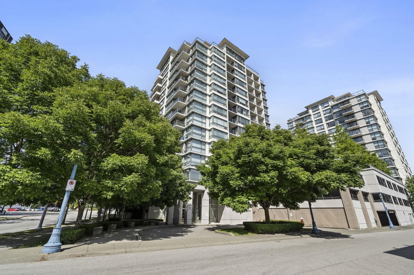 Property Photo:  7555 Alderbridge Way 1003  BC V6X 4L3 