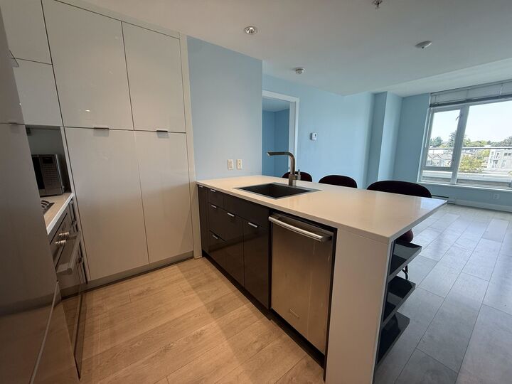 Property Photo: 1777 W 7th Avenue 704 BC V6J 0E5