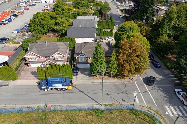 Property Photo:  575 Alderson Avenue  BC V3K 1T4 