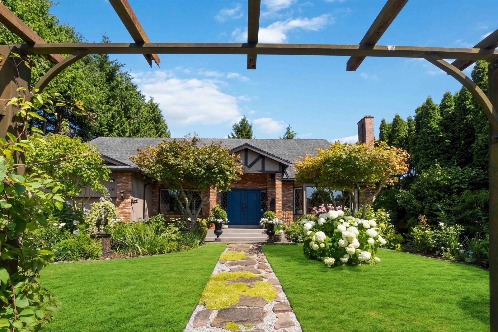 Property Photo: 4106 Staulo Crescent BC V6N 3S2