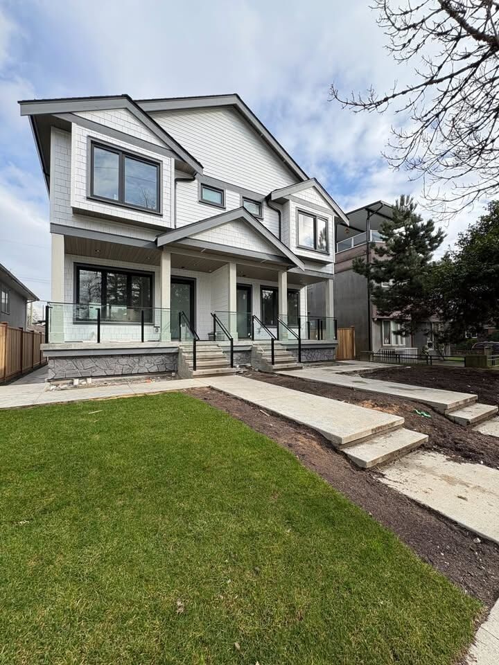 Property Photo:  6866 Ontario St  BC V5X 3B3 