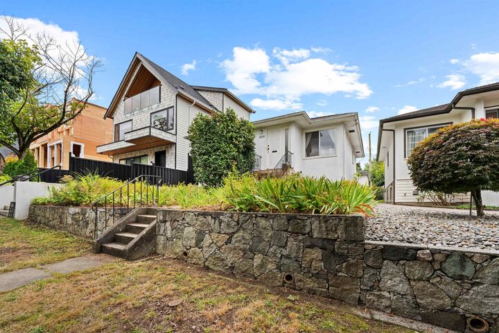 Property Photo:  2608 E 4th Avenue  BC V5M 1K4 