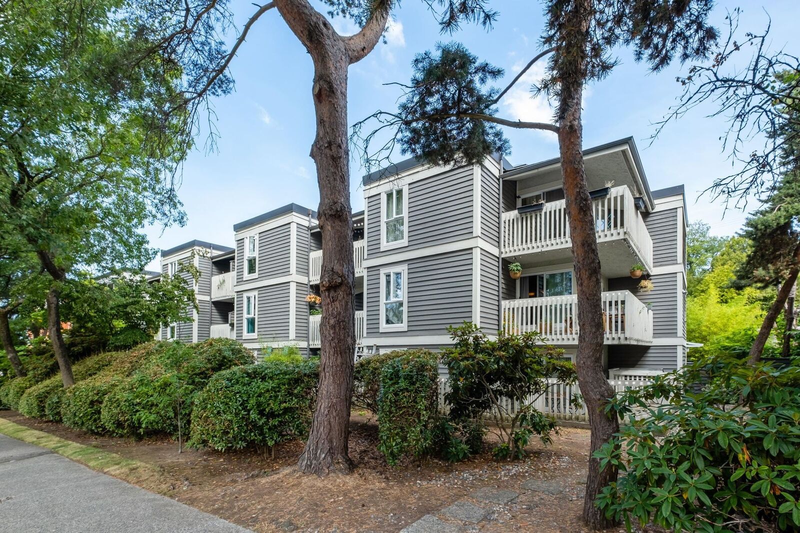 Property Photo:  1545 E 2nd Avenue 305  BC V5N 1C8 