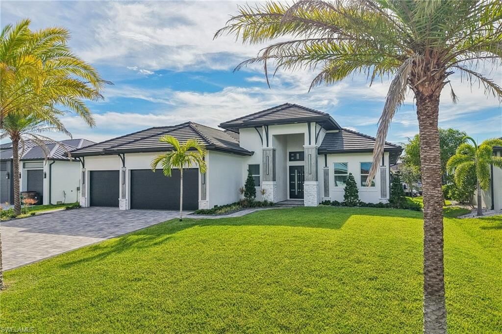 Property Photo: 1304 NW 40th Pl FL 33993