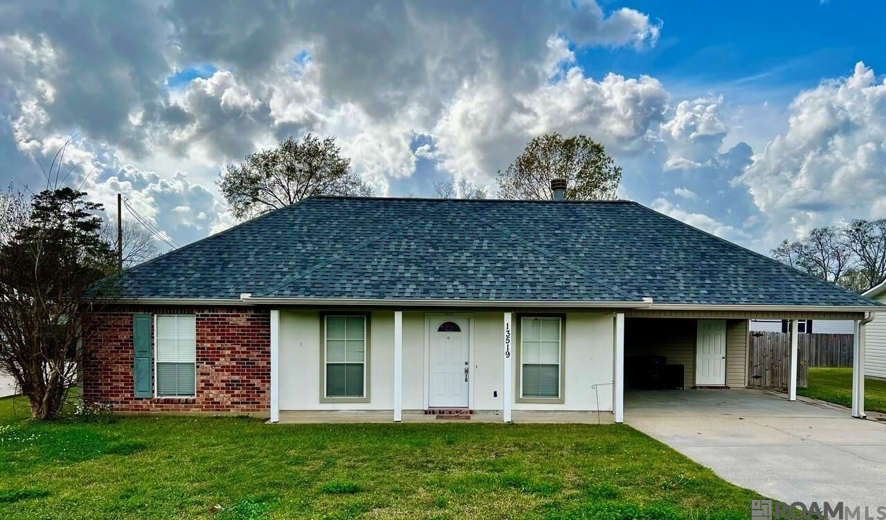 Property Photo: 13519 Chase St LA 70737