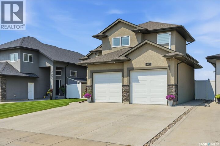 Property Photo:  459 Mahabir Crescent  SK S7W 0J7 