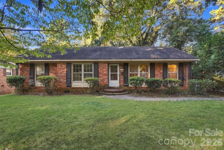 Property Photo:  1518 Keeling Place  NC 28210 