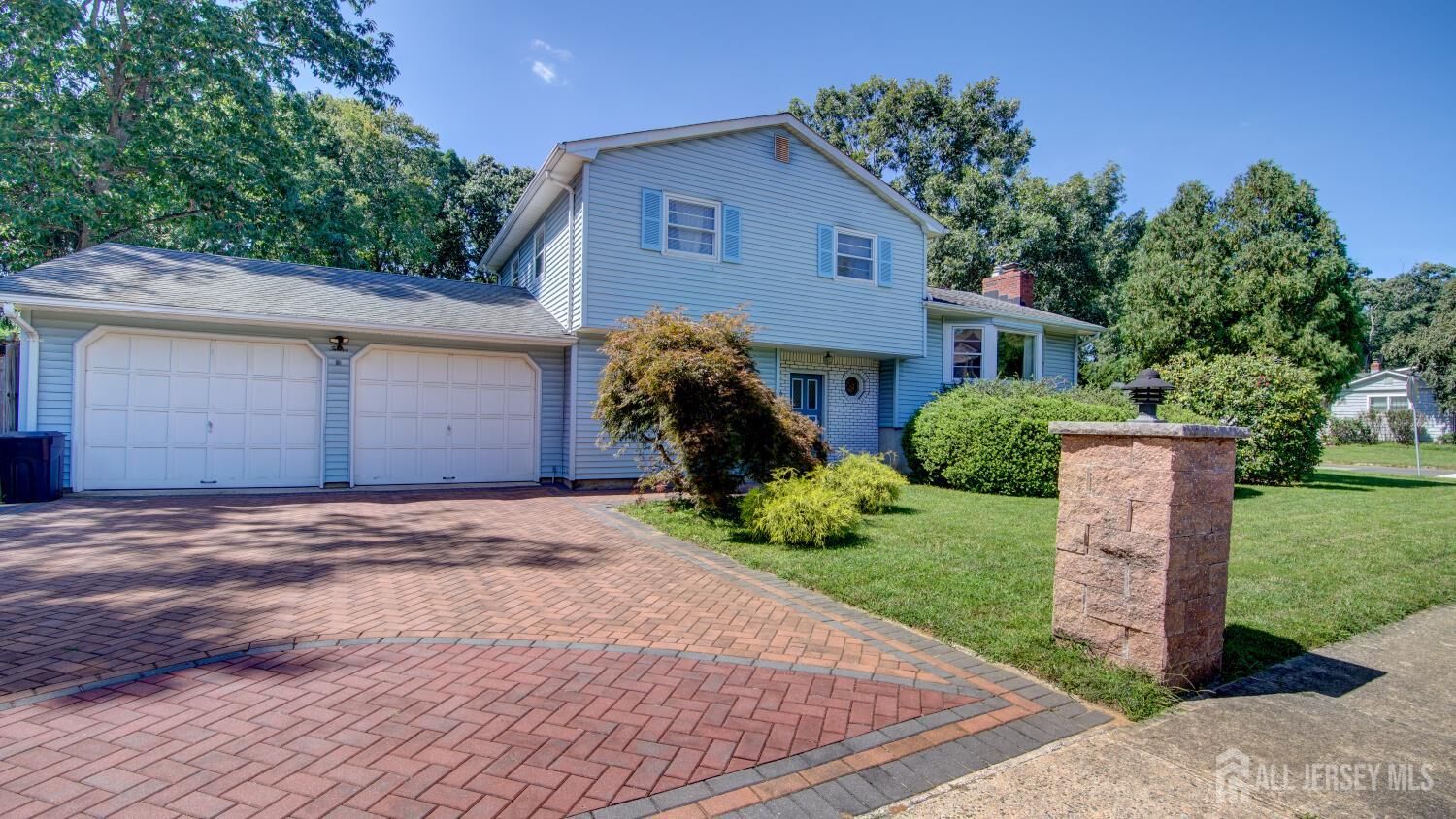 Property Photo: 12 W End Avenue NJ 08884