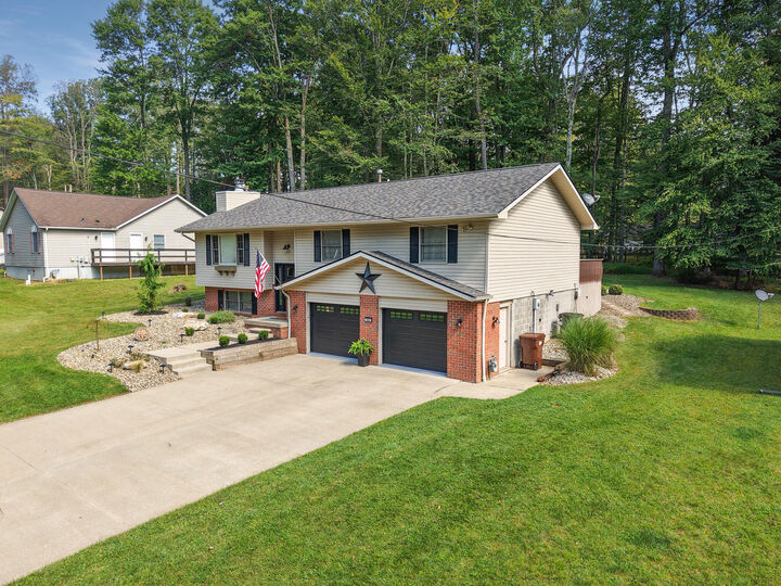 Property Photo: 144 Jolly Roger Rd PA 15801