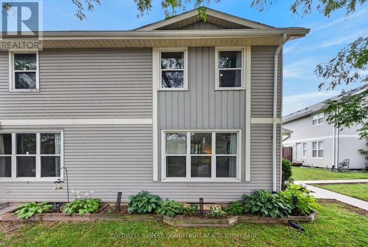 Photo de la propriété:  46 St Charles Place 46  ON N0M 1L0 
