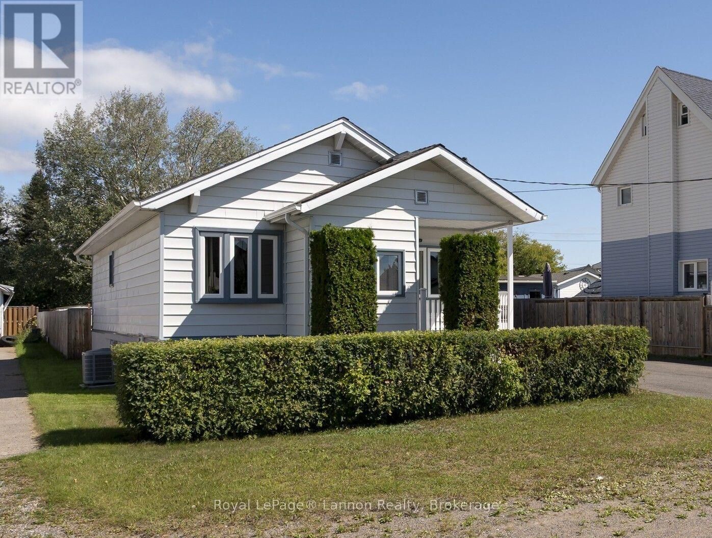 Property Photo: 368 McIntyre Street North ON P7A 3C1