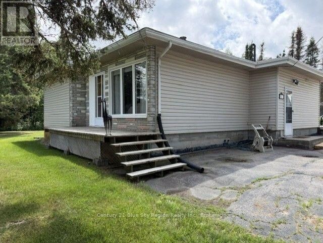 Property Photo: 5377 Highway 11 North ON P1B 8G3