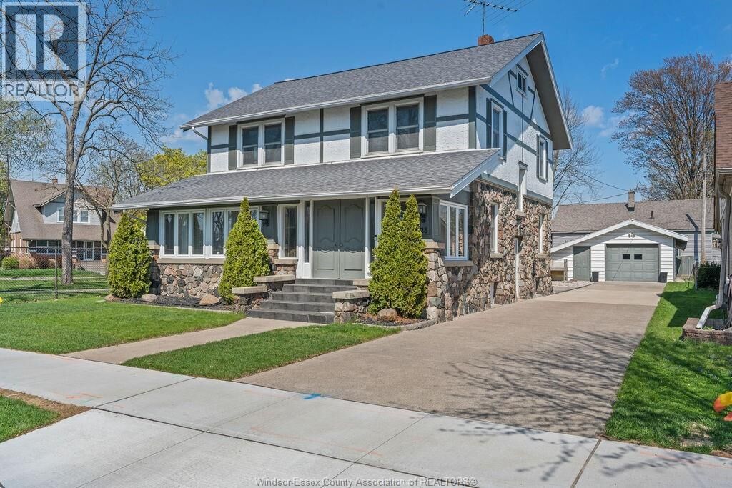 Property Photo:  28 Albert Street  ON N8H 3J8 