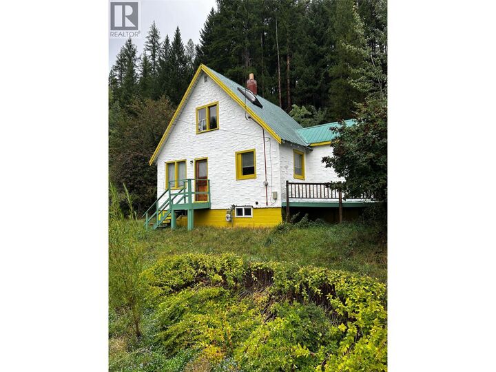 Property Photo:  32 Waldie Road  BC V1A 2L5 