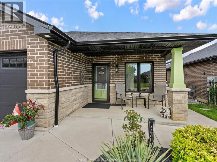 Property Photo:  330 Ironside Street  ON N9V 0G4 