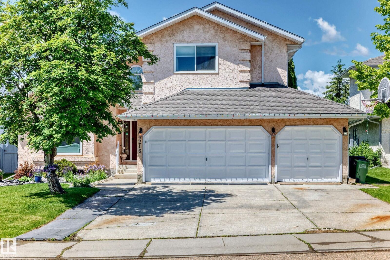 Property Photo:  4216 47 Street NW  AB T6L 6J5 