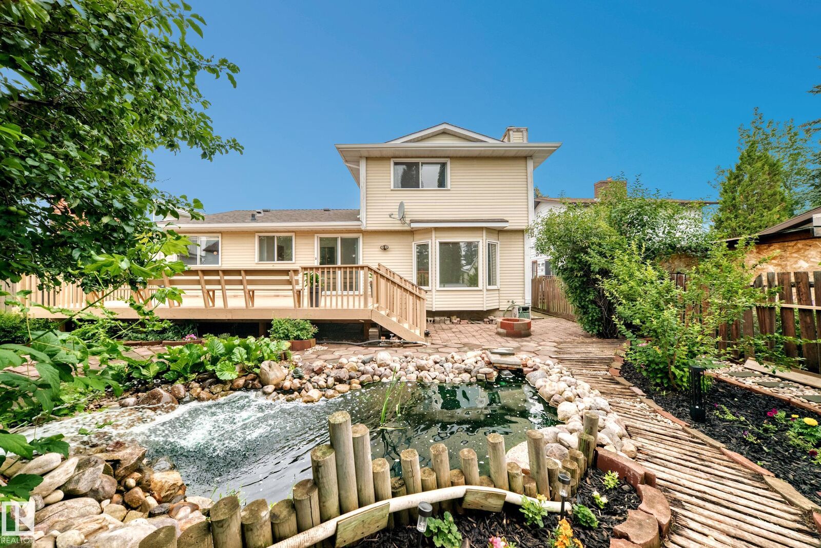 Property Photo:  17915 99A Avenue NW  AB T5T 3P9 