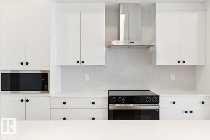 Property Photo:  1566 Keswick Drive SW  AB T6W 5R8 