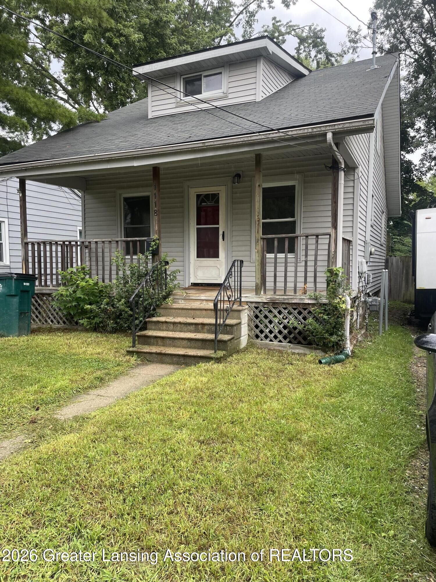 Property Photo:  1118 Berten Street  MI 48910 