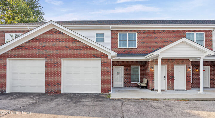 Property Photo: 7232 Correll Pl Dr KY 40228