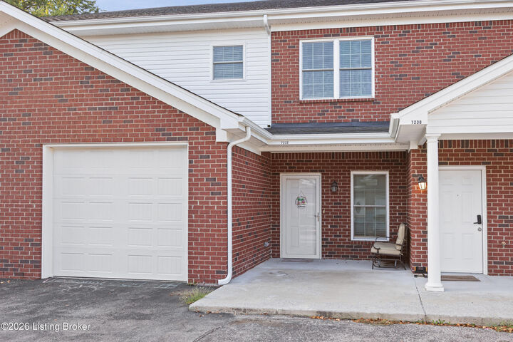 Property Photo:  7232 Correll Pl Dr  KY 40228 