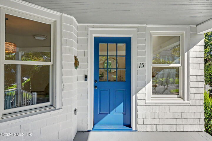 Property Photo:  15 Shorelands Place  CT 06870 
