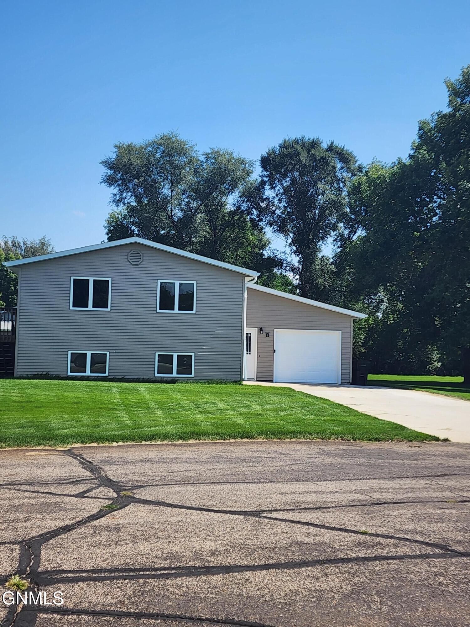 Property Photo:  8 Brevet Place  ND 58504 