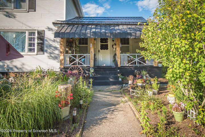 Property Photo:  332 Rushbrook Street  PA 18433 