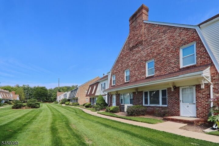 Property Photo:  25 Tisbury Ct  NJ 07076 