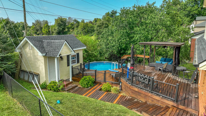 Property Photo:  200 Samuel Ross Court  KY 40475 