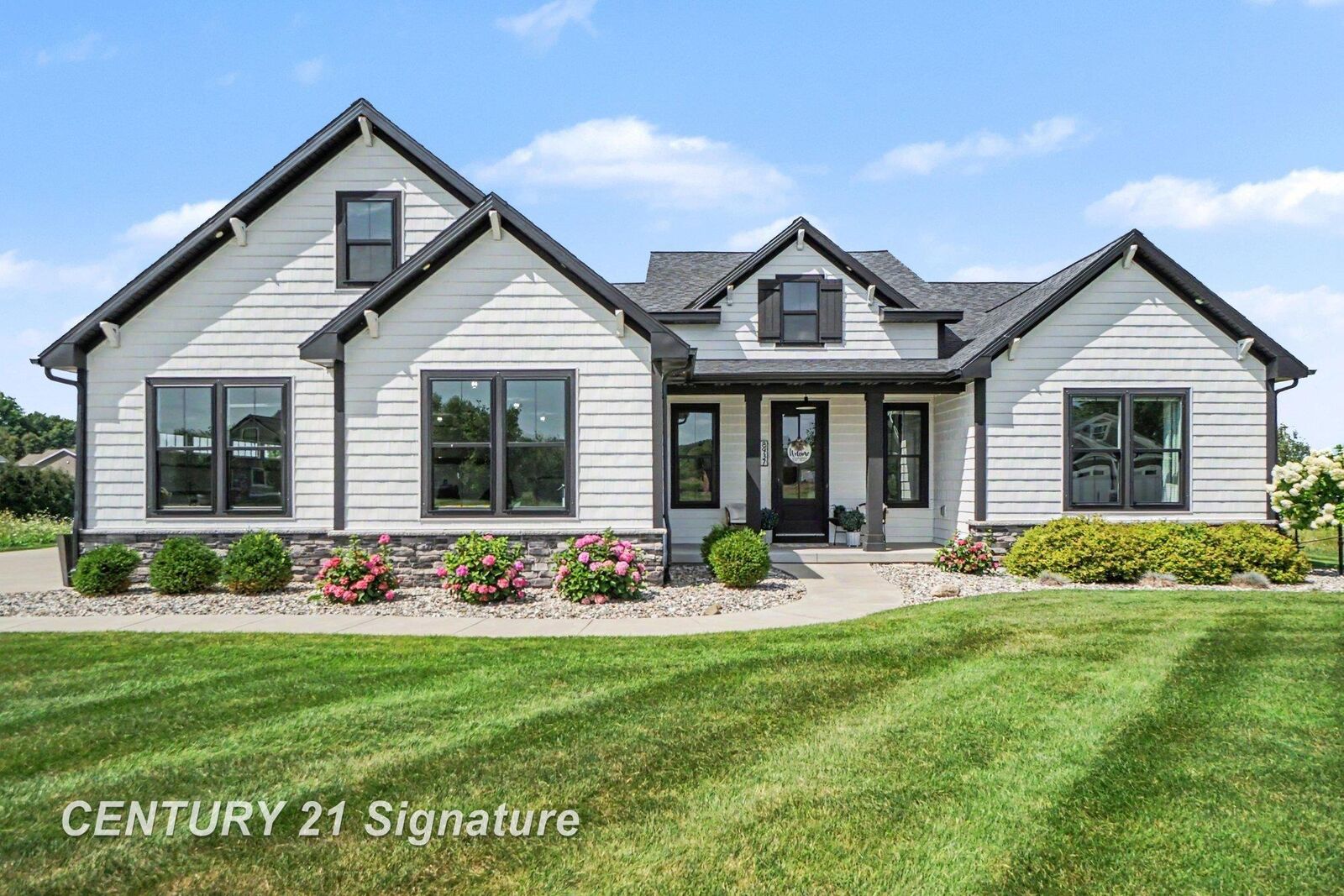 Property Photo:  8937 N Meadows Court  MI 48623 