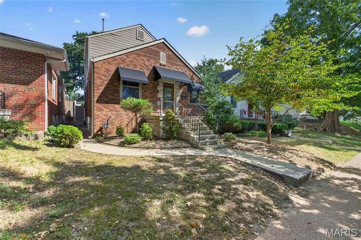 Property Photo: 5643 Murdoch Avenue MO 63109
