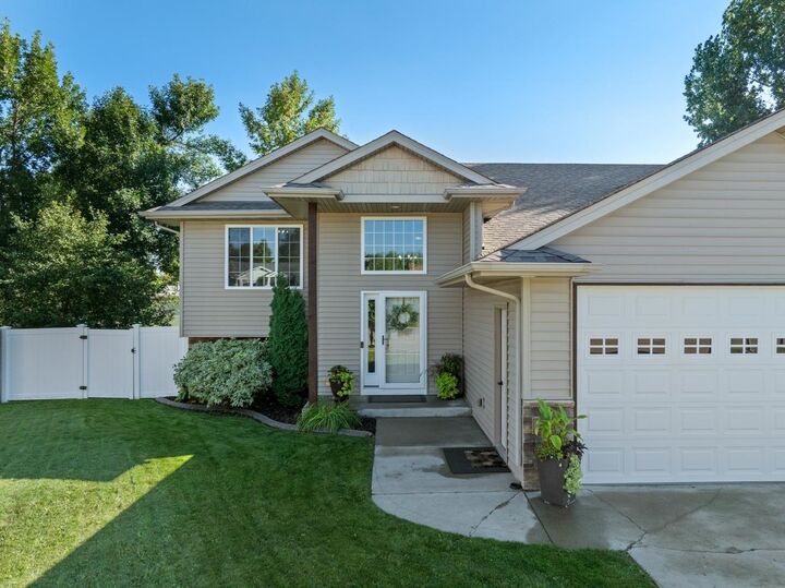 Property Photo: 2507 Heritage Dr ND 58703