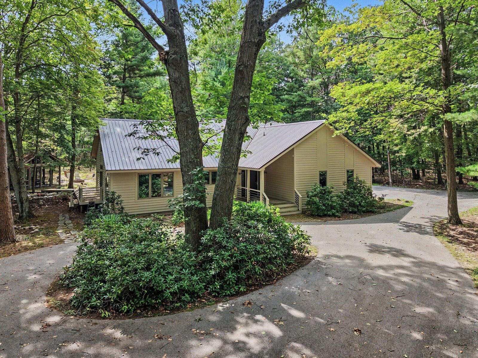 Property Photo: 1439 W Sternberg Road MI 49441