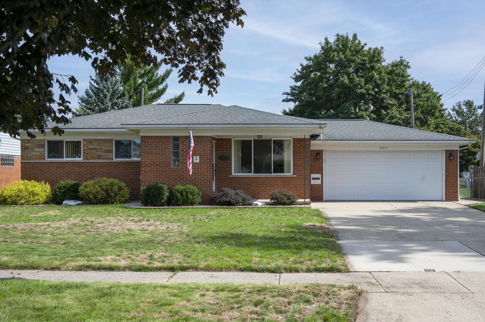 Property Photo:  8921 Ardel Drive  MI 48314 