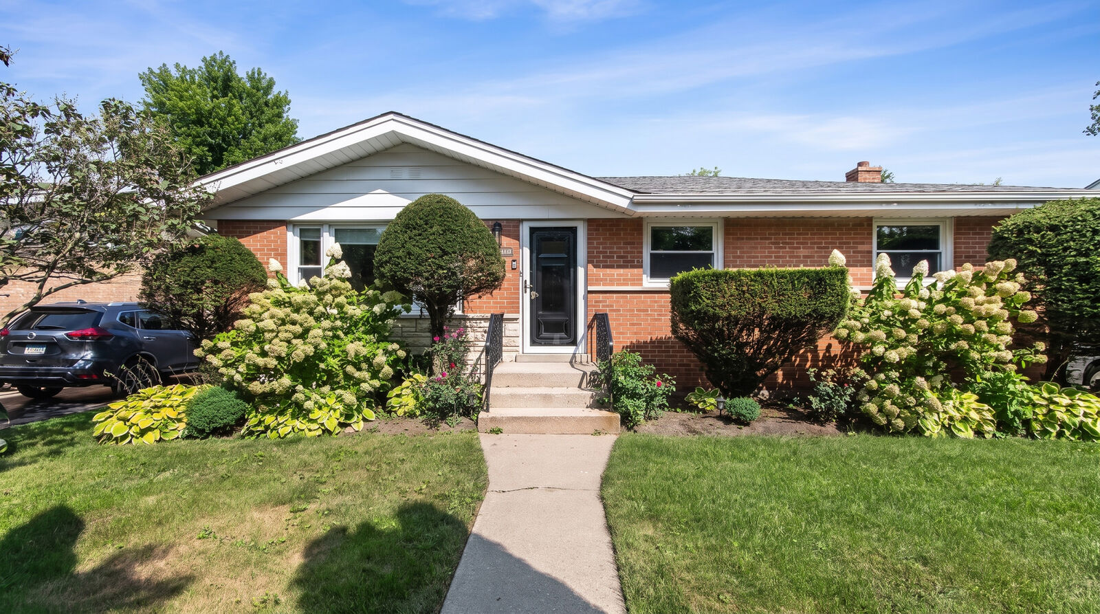 Property Photo:  8315 Parkside Avenue  IL 60053 