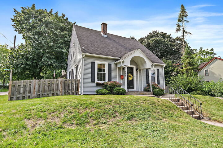 Property Photo:  548 S Ann Street  IL 60152 