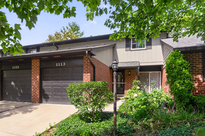Property Photo: 1113 Loughborough Court IL 60189