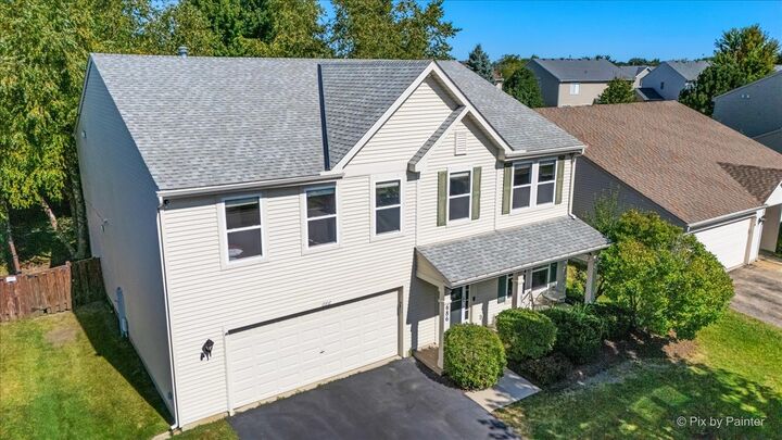 Property Photo:  686 Glen Cove Lane  IL 60140 