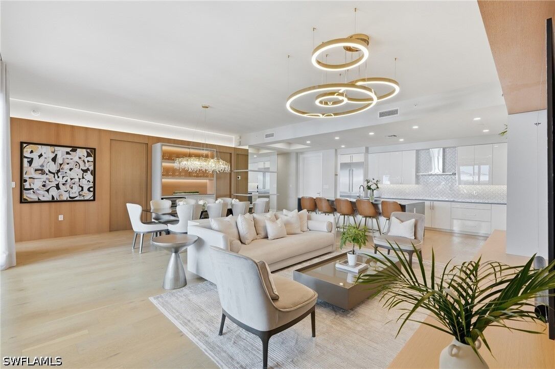 Property Photo: 1115 Central Avenue 554 FL 34102