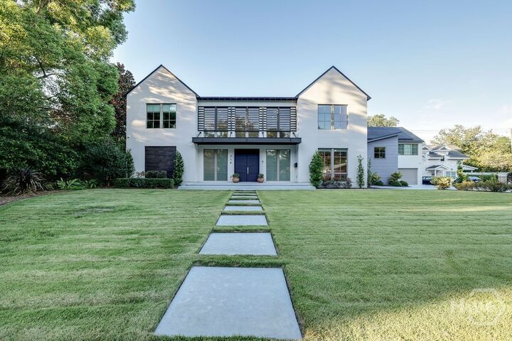 Property Photo:  714 E Victory Drive  GA 31405 