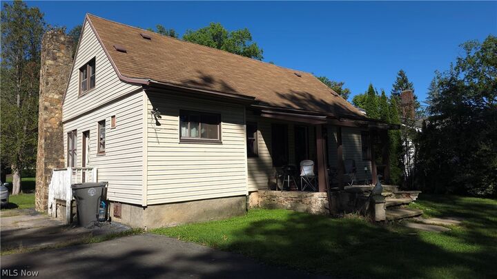 Property Photo:  2021 Felicia Avenue  OH 44504 