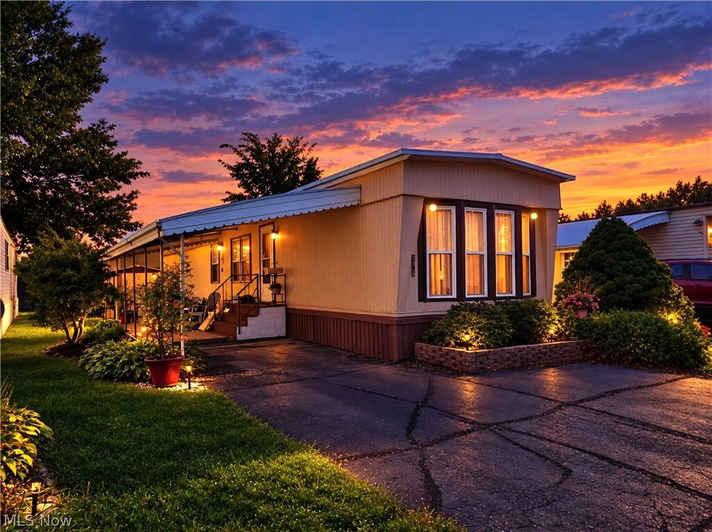 Property Photo:  105 Virginia Avenue  OH 44035 
