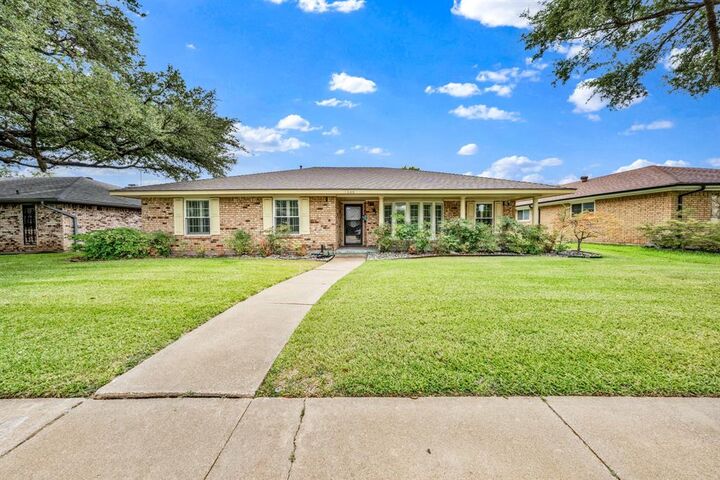 Property Photo:  1606 Clear Point Drive  TX 75041 