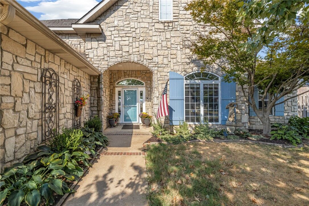 Property Photo: 5106 S 47th Street AR 72758