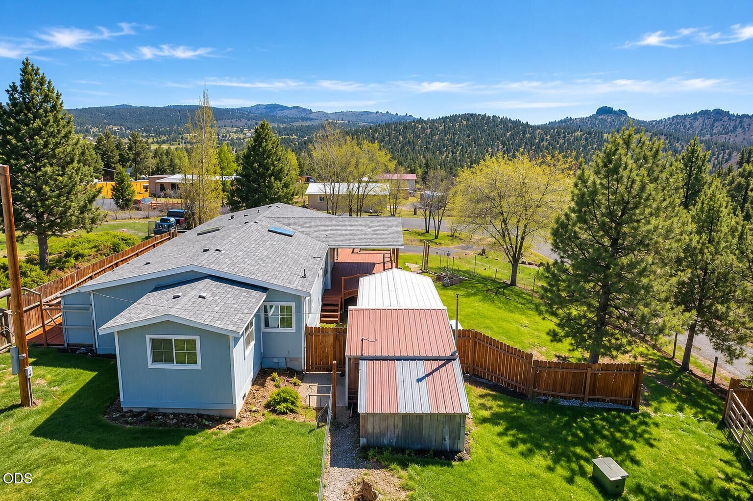 Property Photo:  15019 SE Loafer Avenue  OR 97754 