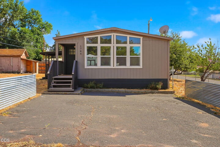 Property Photo:  1784 NW Central Avenue Avenue  OR 97760 