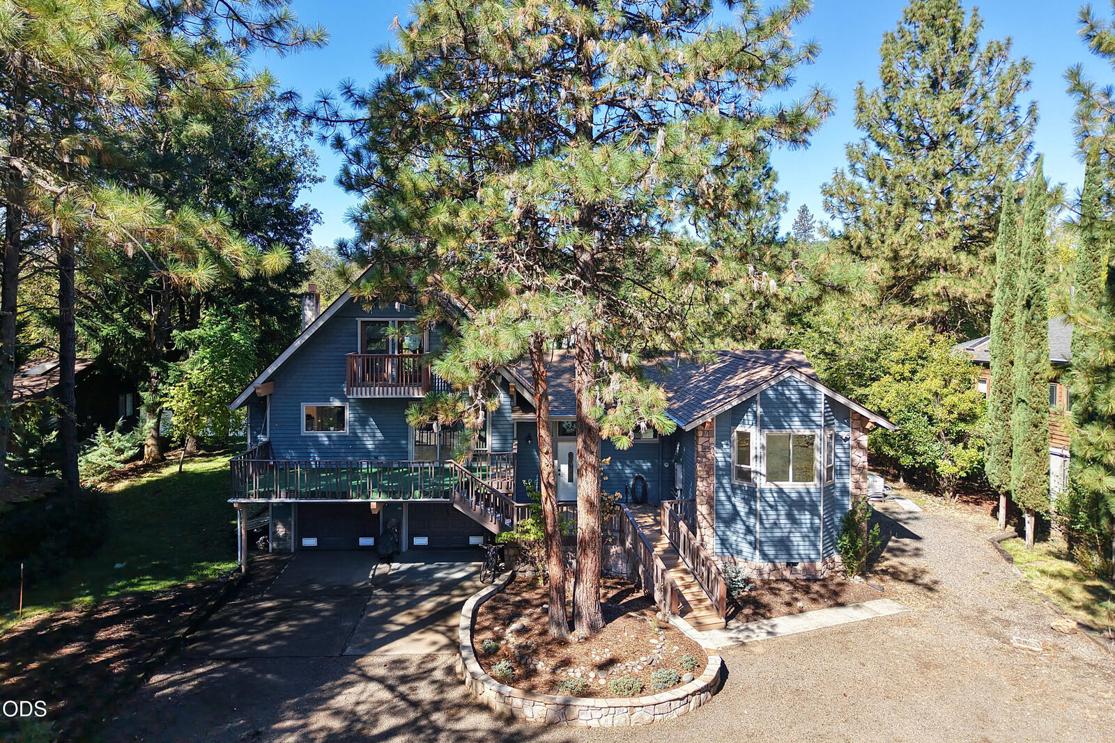 Property Photo:  965 Old Ferry Road  OR 97539 